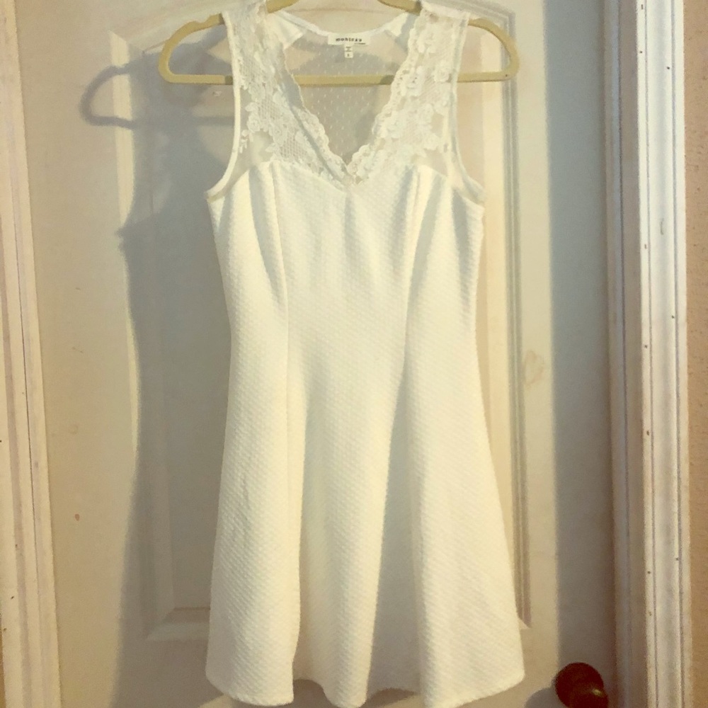 Beautiful  off white dress sz lrg